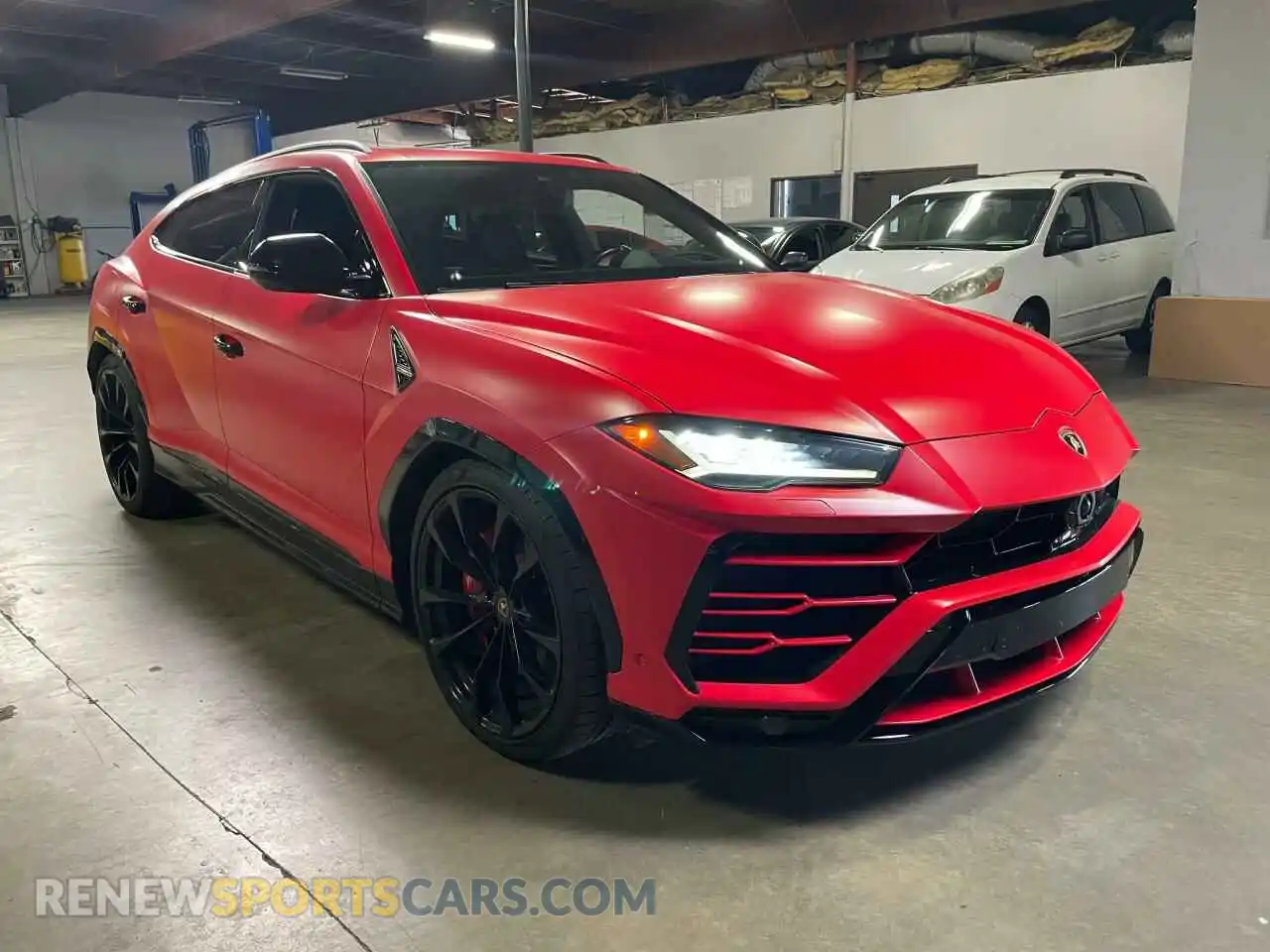 1 Фотография поврежденного автомобиля ZPBUA1ZL8KLA04356 LAMBORGHINI ALL MODELS 2019