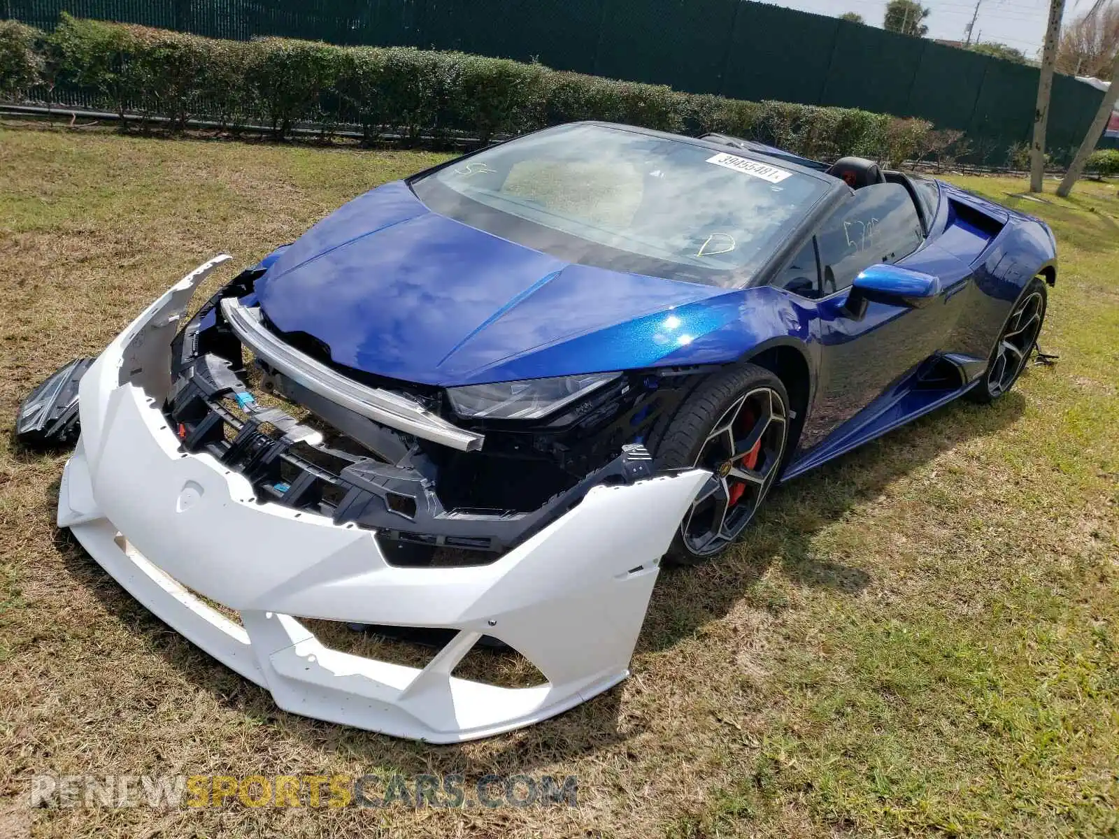 2 Photograph of a damaged car ZHWUT4ZF1LLA12985 LAMBORGHINI ALL MODELS 2020