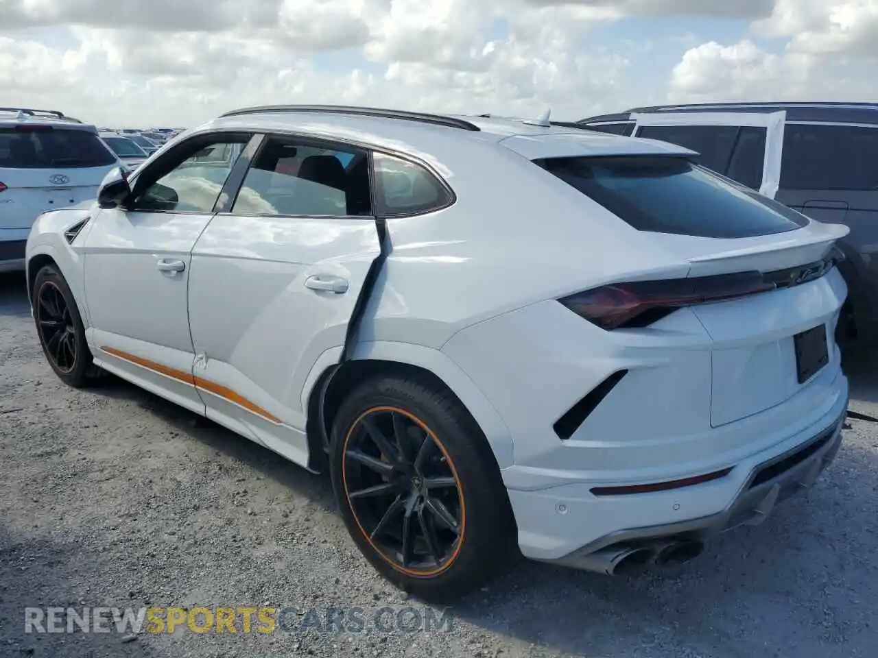 2 Photograph of a damaged car ZPBUA1ZL3LLA10132 LAMBORGHINI ALL MODELS 2020