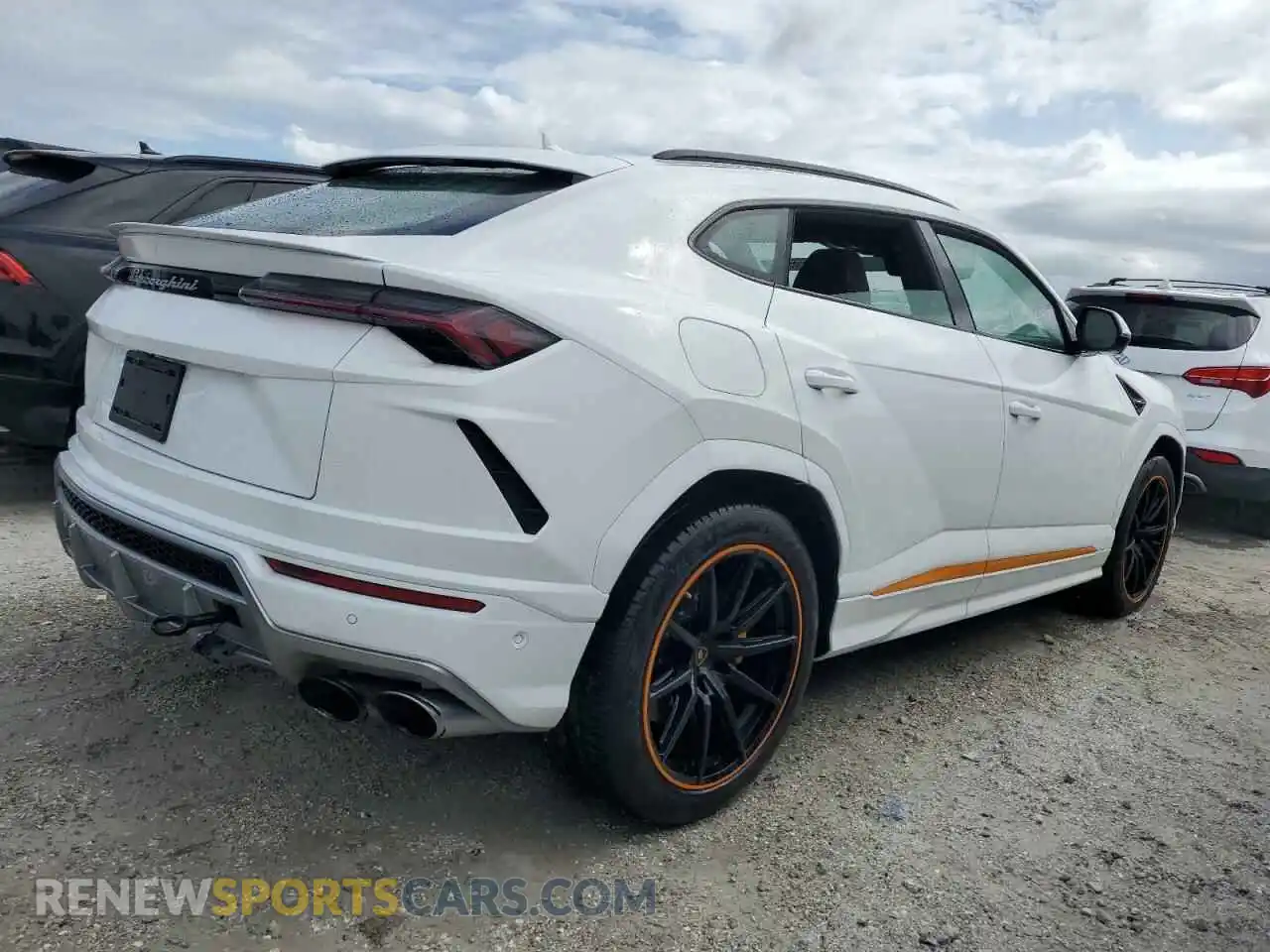 3 Photograph of a damaged car ZPBUA1ZL3LLA10132 LAMBORGHINI ALL MODELS 2020