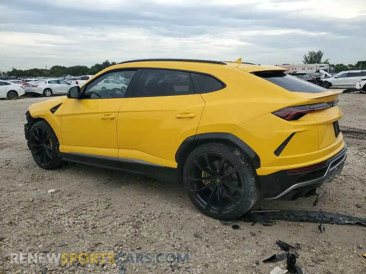 2 Photograph of a damaged car ZPBUA1ZL5LLA07121 LAMBORGHINI ALL MODELS 2020
