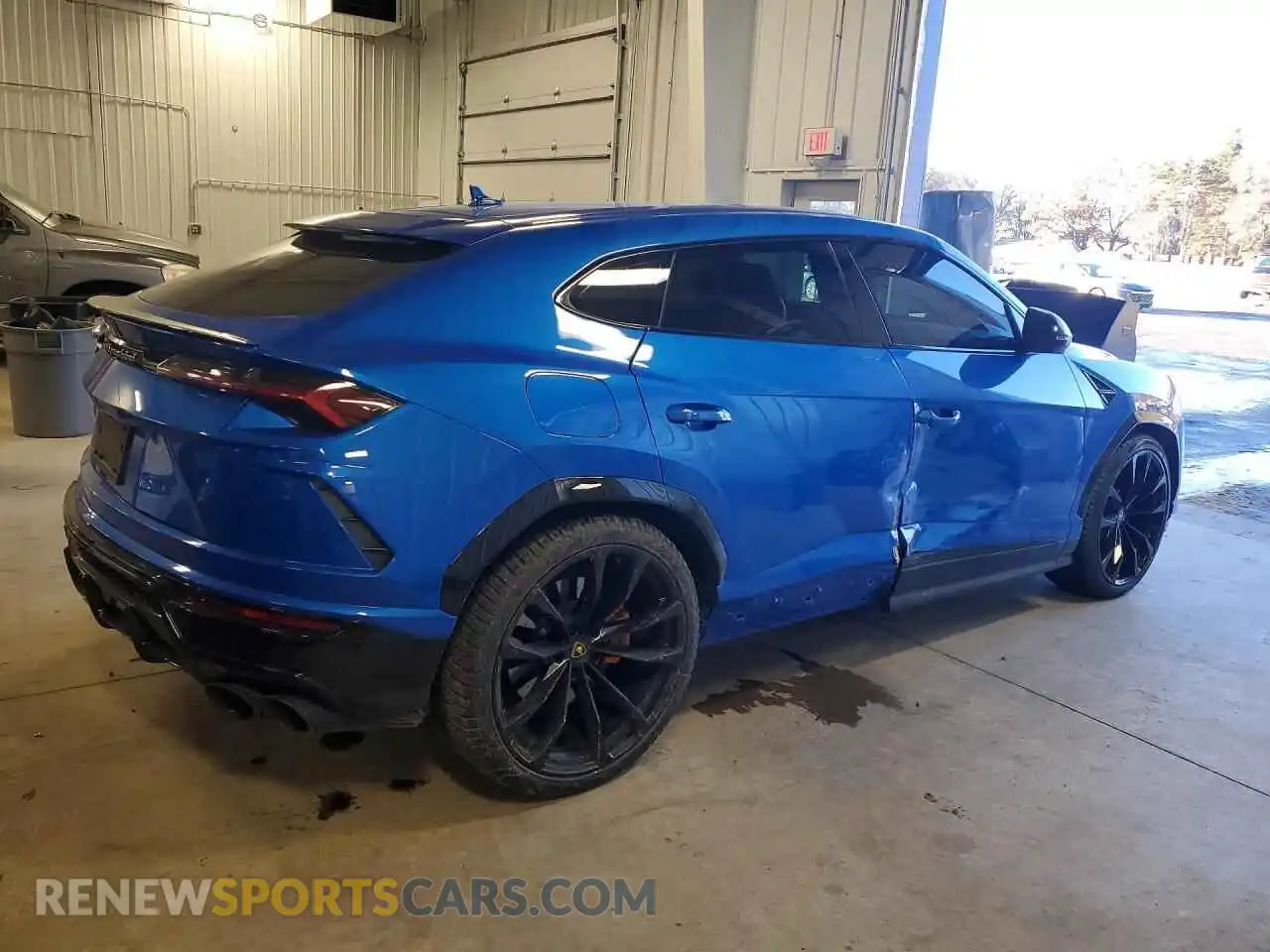 3 Photograph of a damaged car ZPBUA1ZL1NLA18765 LAMBORGHINI ALL MODELS 2022