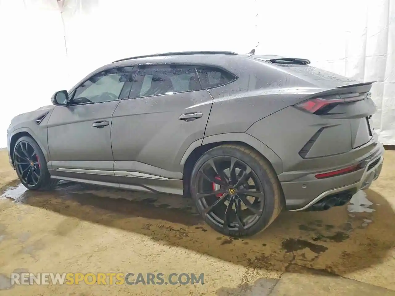 2 Photograph of a damaged car ZPBUA1ZL6NLA17160 LAMBORGHINI ALL MODELS 2022