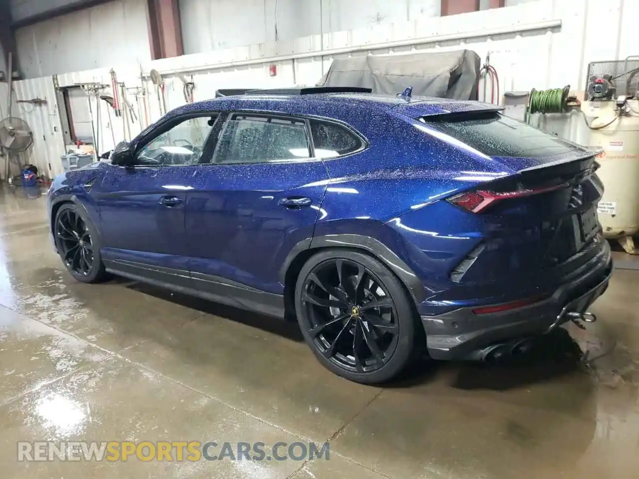 2 Photograph of a damaged car ZPBUA1ZL9NLA22224 LAMBORGHINI ALL MODELS 2022