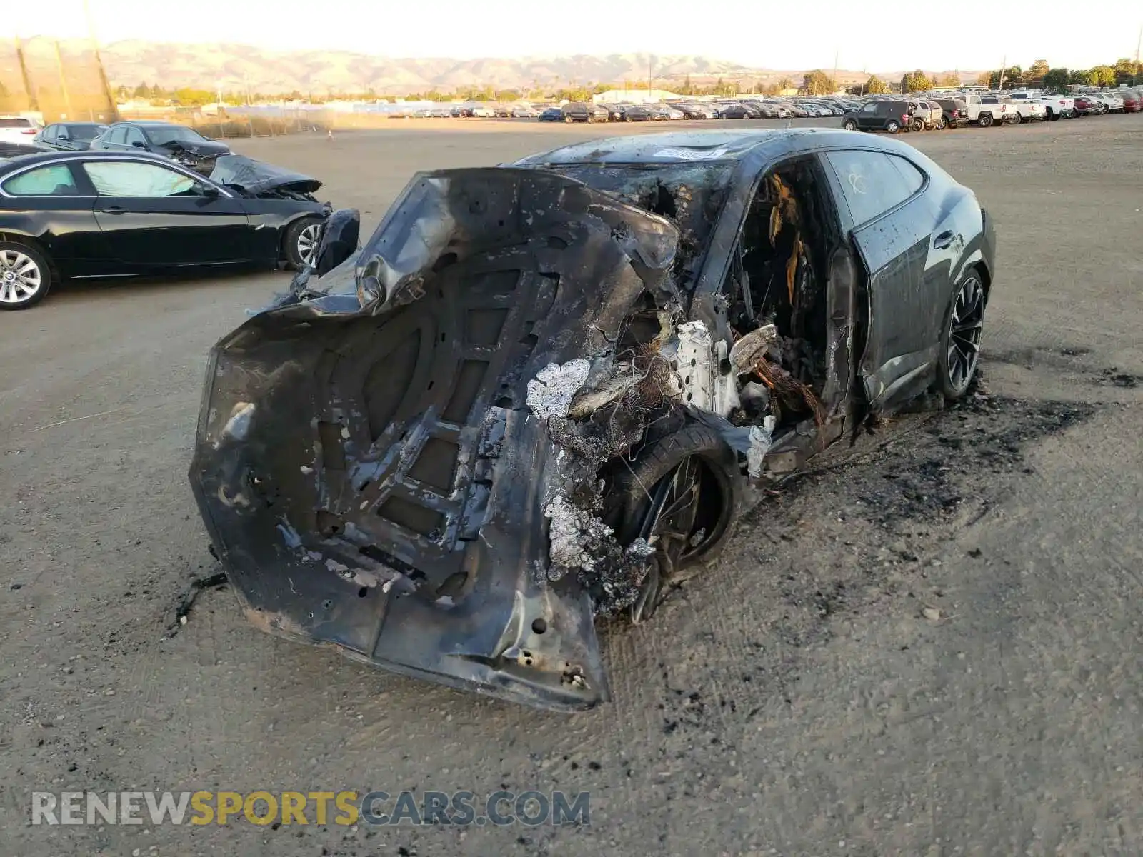 2 Photograph of a damaged car ZPBUA1ZL0KLA05534 LAMBORGHINI URUS 2019