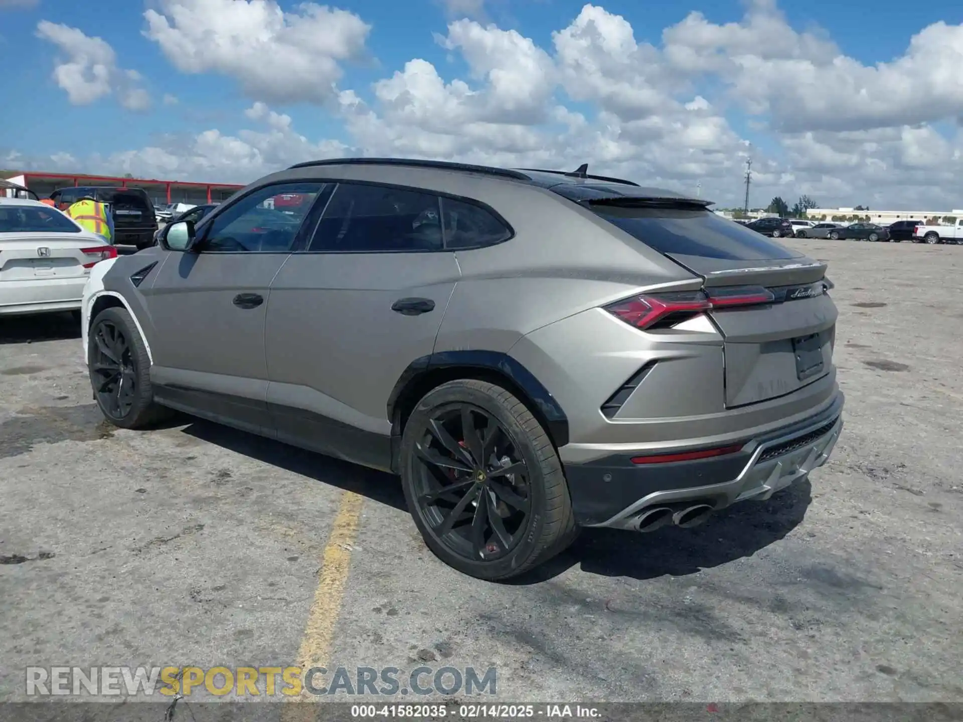3 Photograph of a damaged car ZPBUA1ZL6KLA06025 LAMBORGHINI URUS 2019