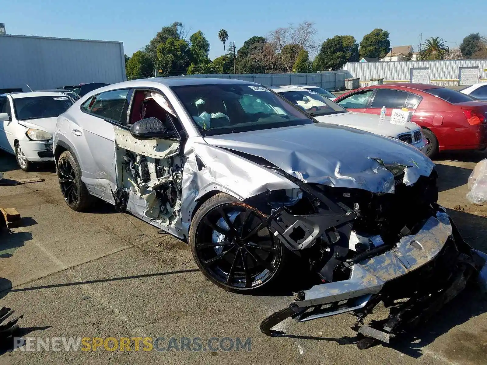 1 Photograph of a damaged car ZPBUA1ZL9LLA06599 LAMBORGHINI URUS 2020