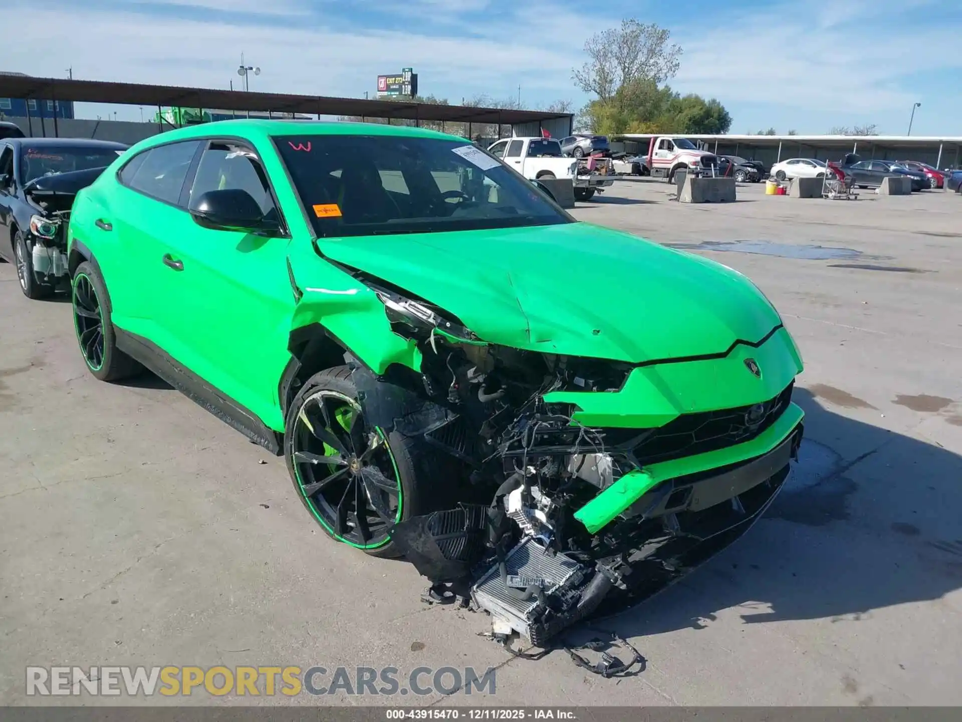 1 Photograph of a damaged car ZPBUA1ZL8NLA19363 LAMBORGHINI URUS 2022