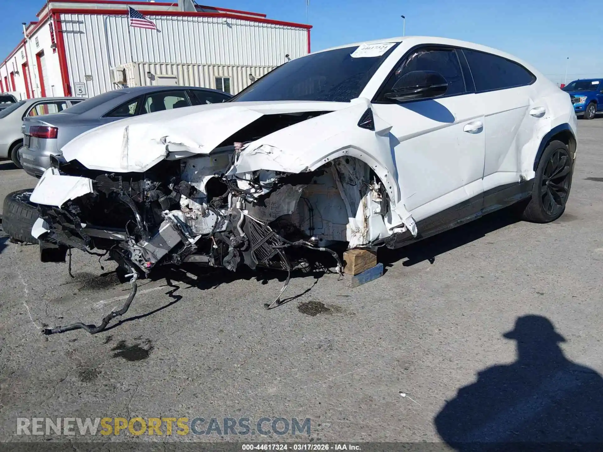 2 Photograph of a damaged car ZPBUA1ZL9NLA19906 LAMBORGHINI URUS 2022