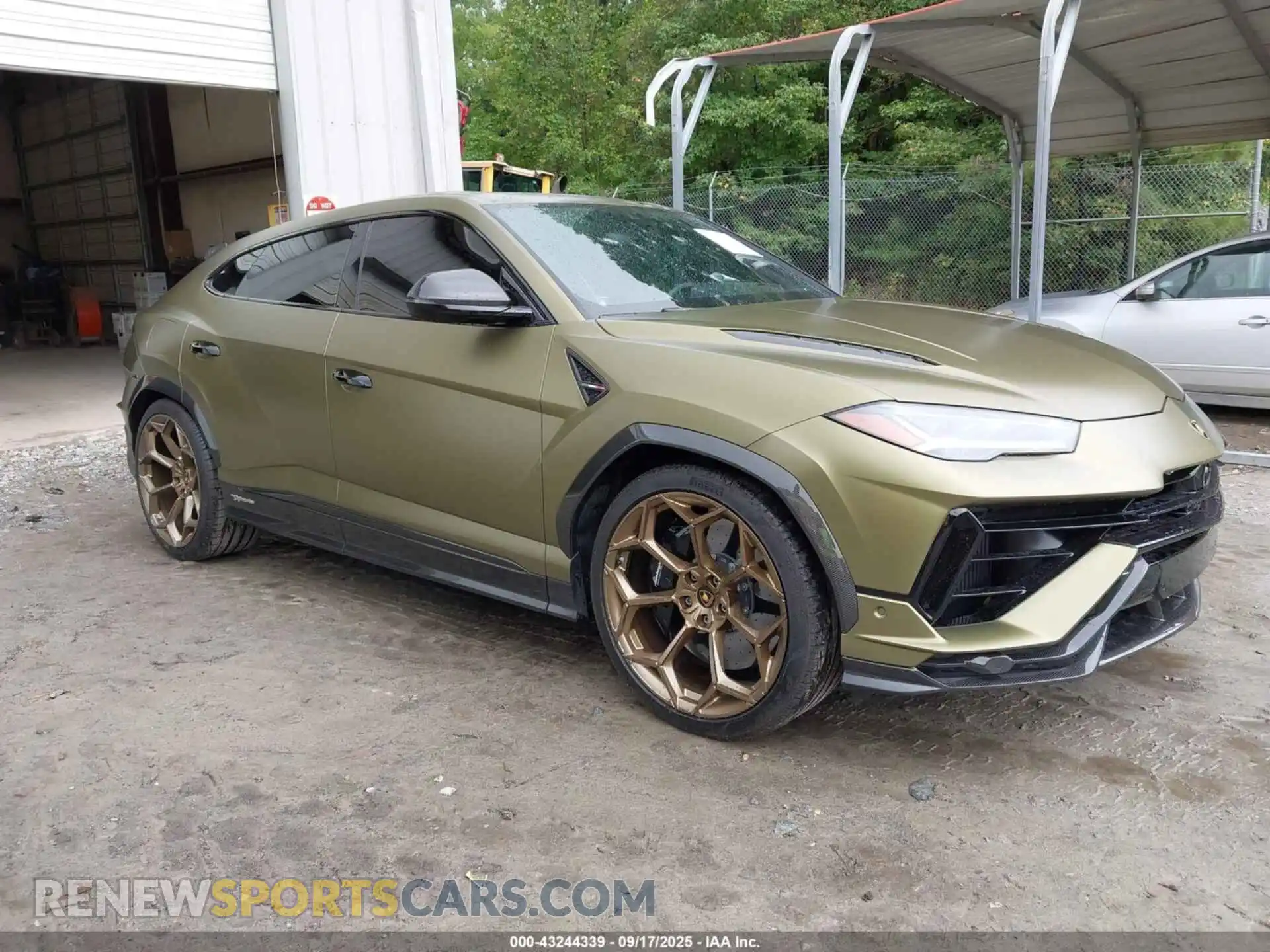 1 Photograph of a damaged car ZPBUC3ZL1RLA29874 LAMBORGHINI URUS 2024
