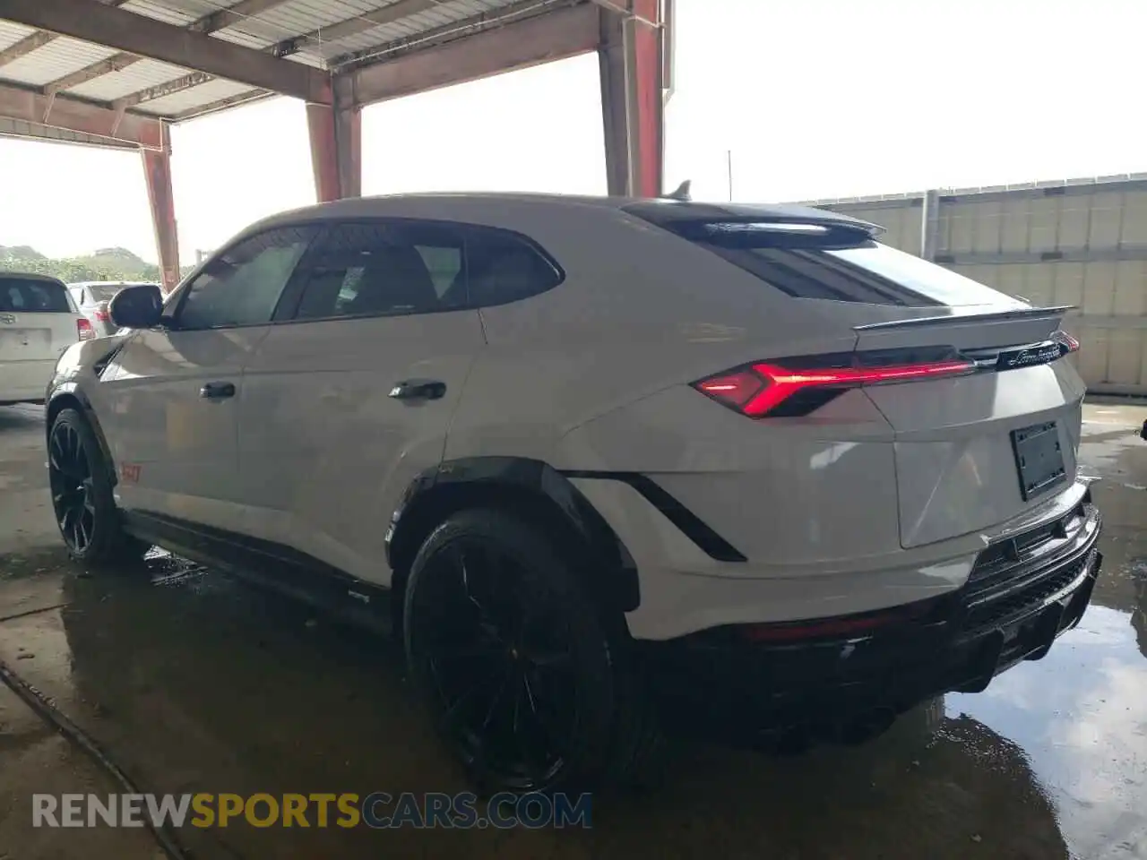 2 Photograph of a damaged car ZPBUB3ZL4PLA27312 LAMBORGHINI URUS S 2023
