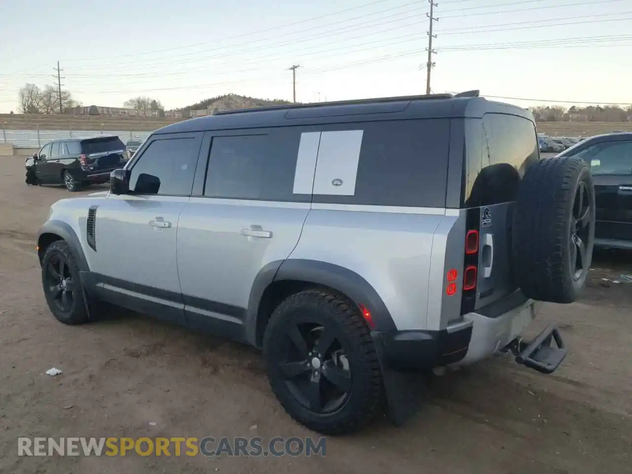 2 Photograph of a damaged car SALE1EEU0L2007320 LAND ROVER DEFENDER 2020