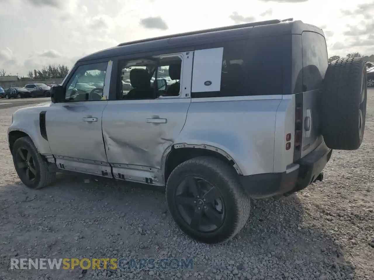 2 Photograph of a damaged car SALE1EEU2L2004757 LAND ROVER DEFENDER 2020