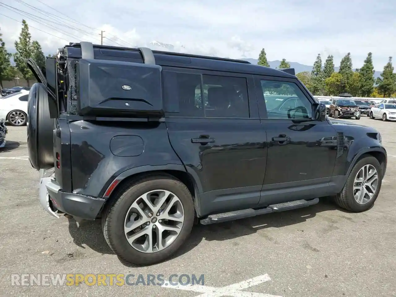 3 Photograph of a damaged car SALE9EEU1L2015807 LAND ROVER DEFENDER 2020