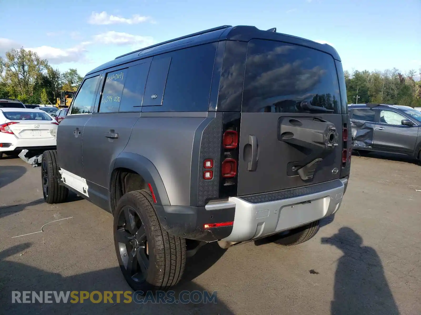 3 Photograph of a damaged car SALE9EEU3L2015095 LAND ROVER DEFENDER 2020