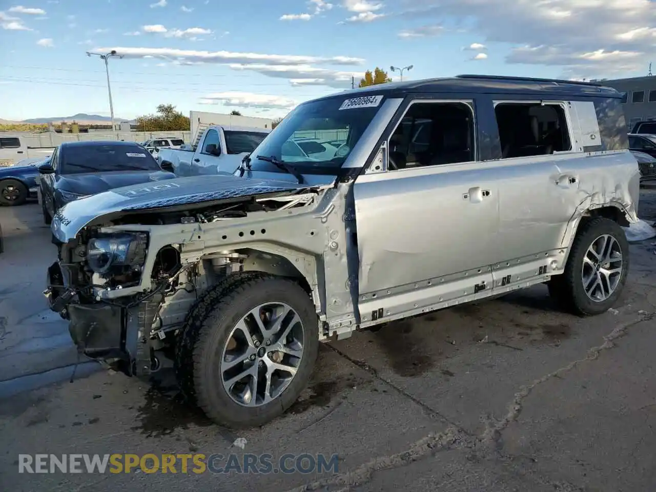 1 Photograph of a damaged car SALE9EEU6L2011400 LAND ROVER DEFENDER 2020