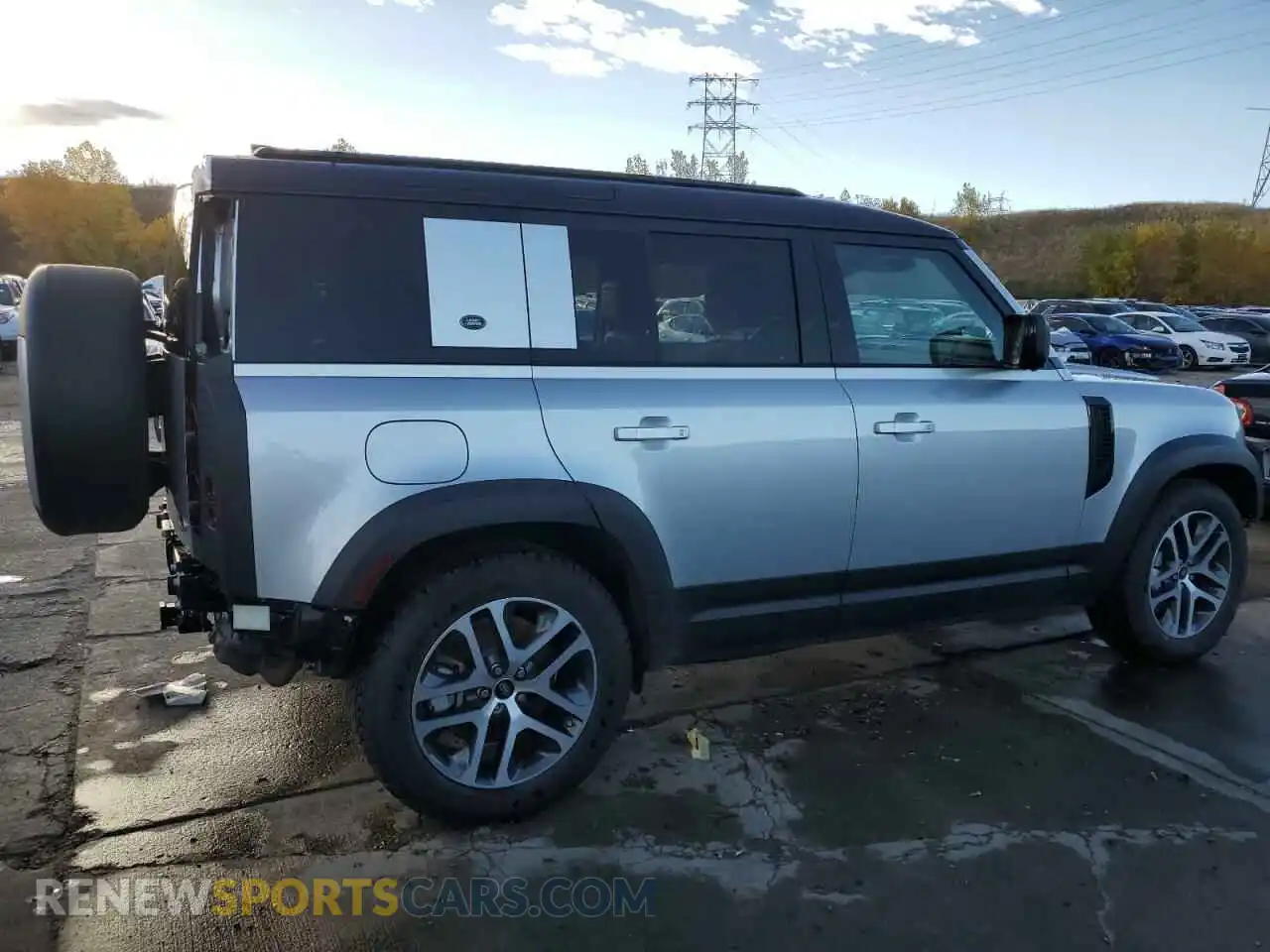 3 Photograph of a damaged car SALE9EEU6L2011400 LAND ROVER DEFENDER 2020