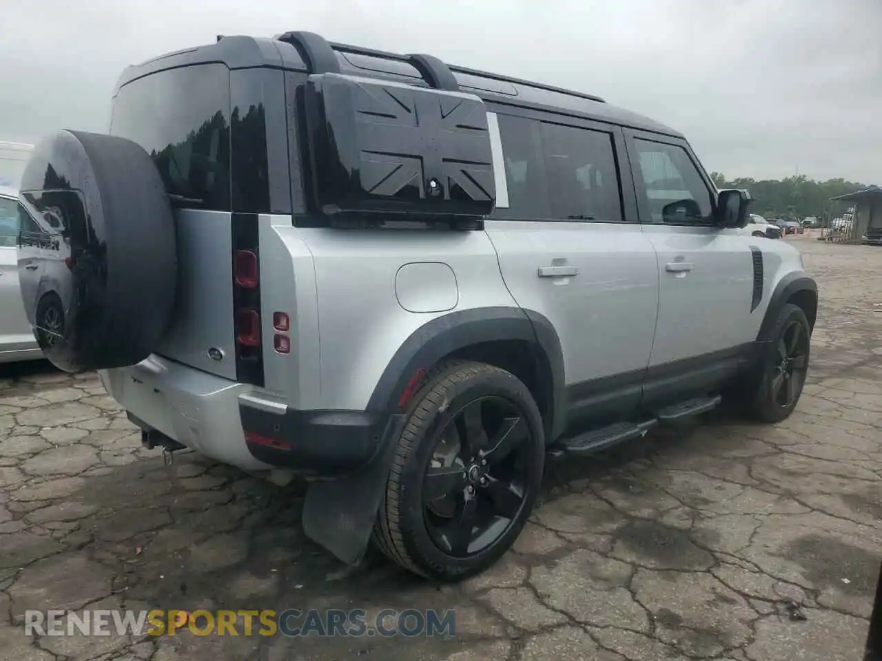 3 Photograph of a damaged car SALE9EEU7L2015939 LAND ROVER DEFENDER 2020
