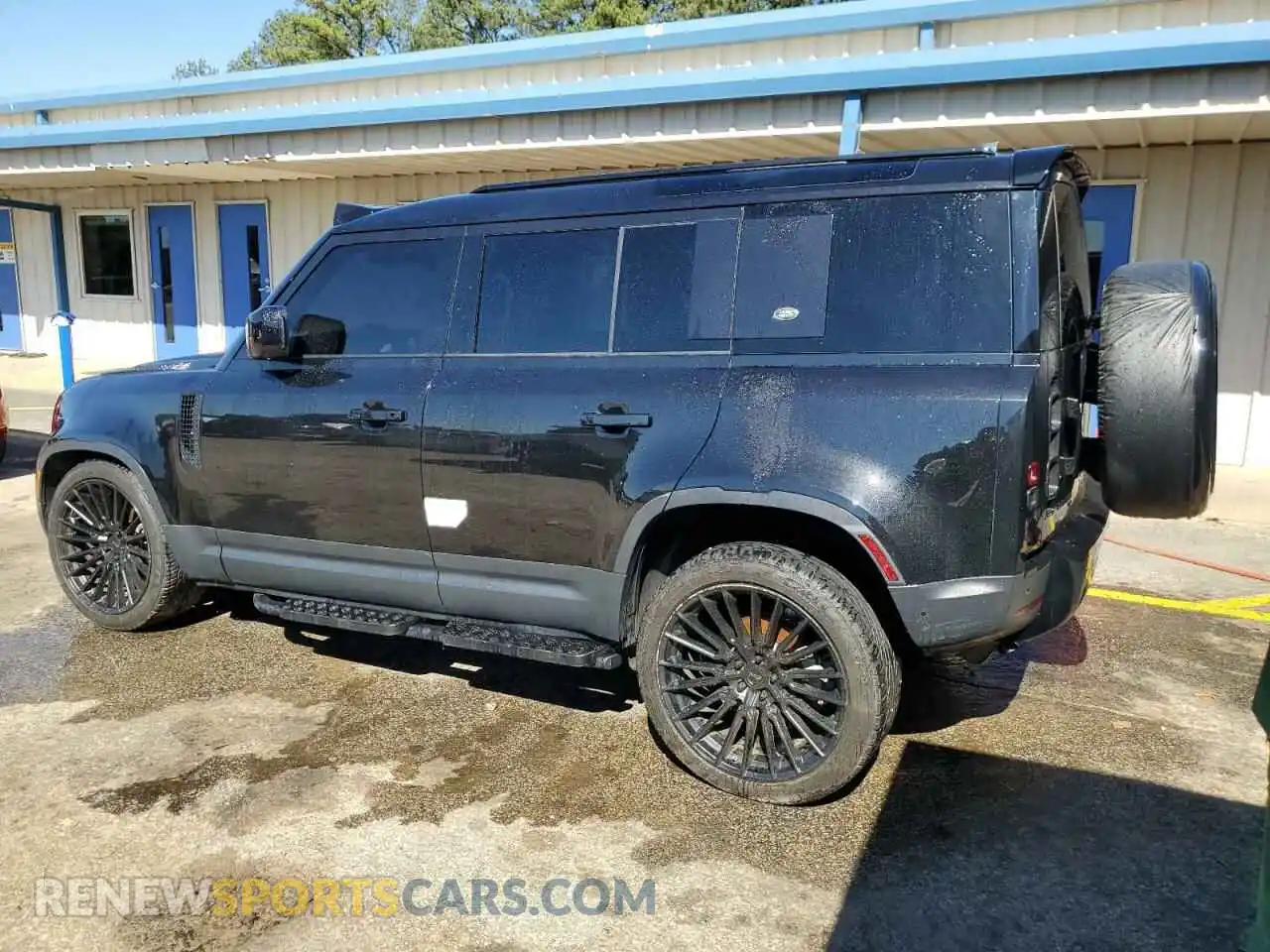 2 Photograph of a damaged car SALEJEEX4L2021585 LAND ROVER DEFENDER 2020