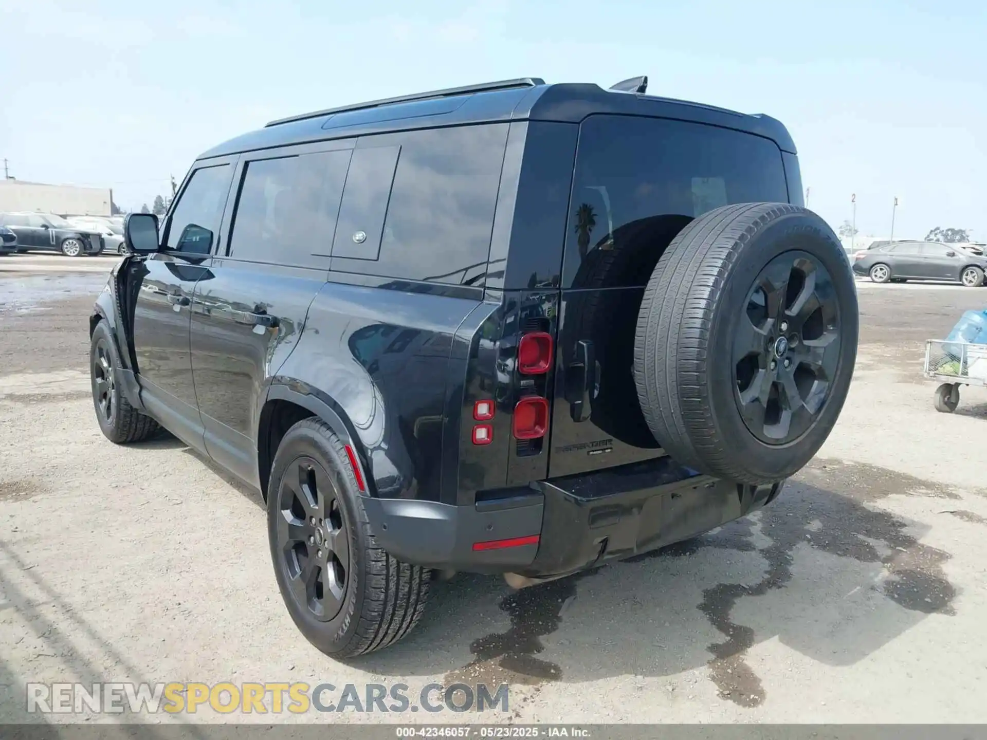 3 Photograph of a damaged car SALEP7EU7L2019989 LAND ROVER DEFENDER 2020