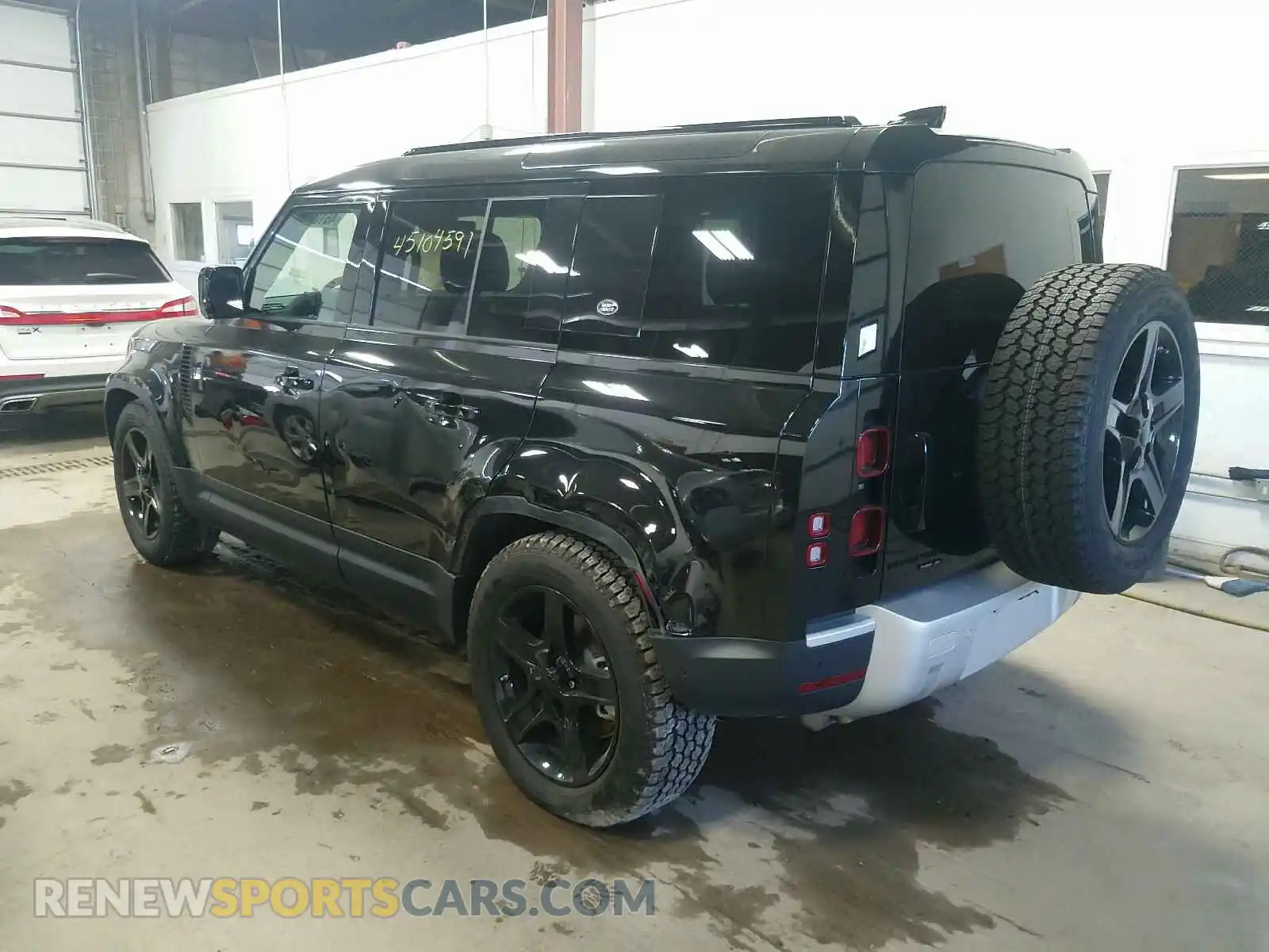 3 Photograph of a damaged car SALEP7EU9L2019752 LAND ROVER DEFENDER 2020