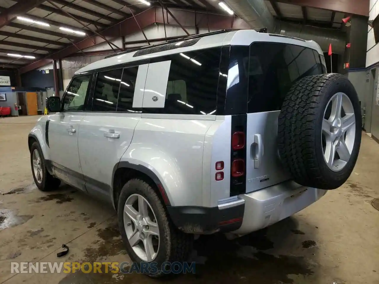 3 Photograph of a damaged car SALEPEEU0L2007560 LAND ROVER DEFENDER 2020