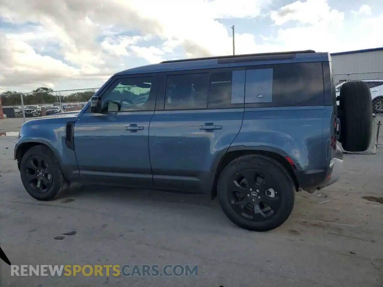 2 Фотография поврежденного автомобиля SALEPEEU6L2025416 LAND ROVER DEFENDER 2020