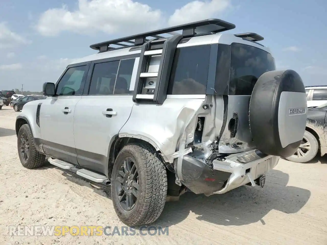 2 Photograph of a damaged car SALEPEEUXL2010241 LAND ROVER DEFENDER 2020