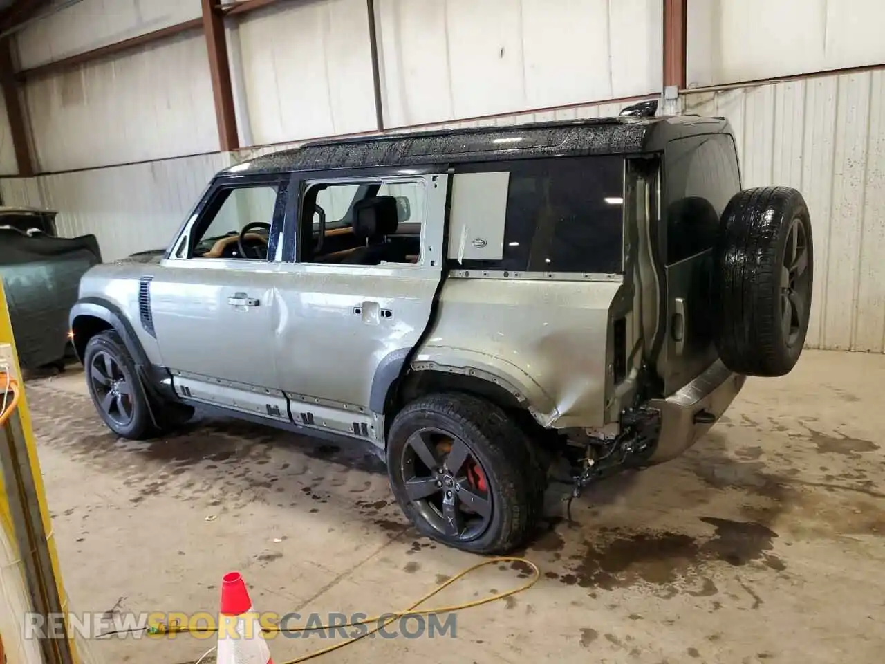 2 Photograph of a damaged car SALEX7EU4L2022865 LAND ROVER DEFENDER 2020