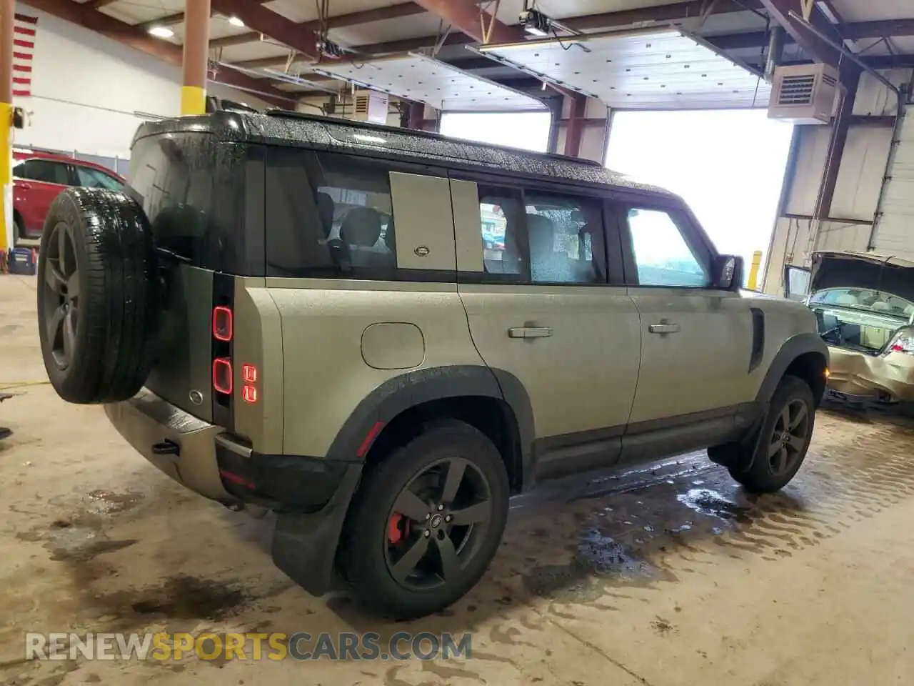 3 Photograph of a damaged car SALEX7EU4L2022865 LAND ROVER DEFENDER 2020