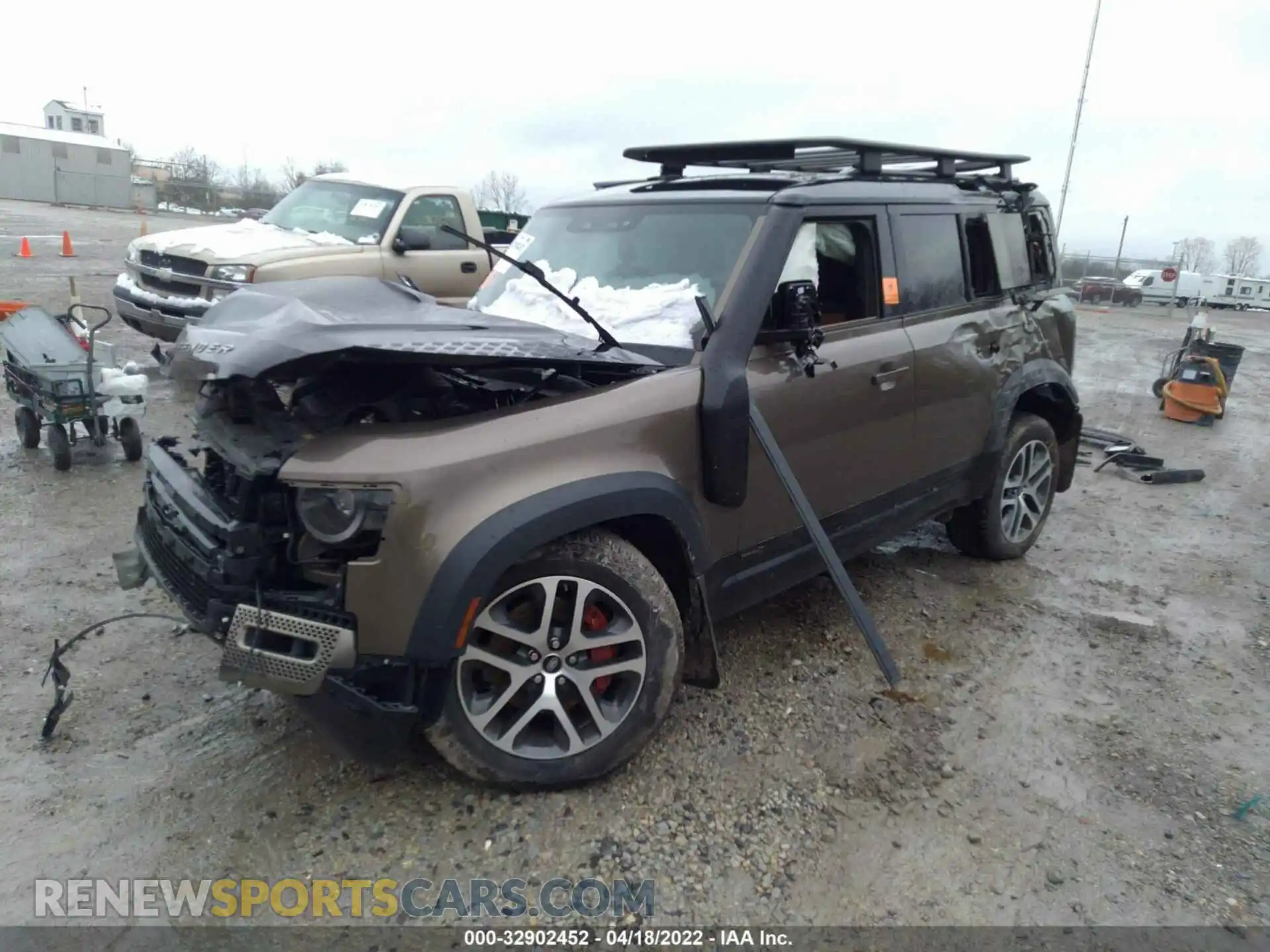 2 Photograph of a damaged car SALEX7EUXL2020327 LAND ROVER DEFENDER 2020