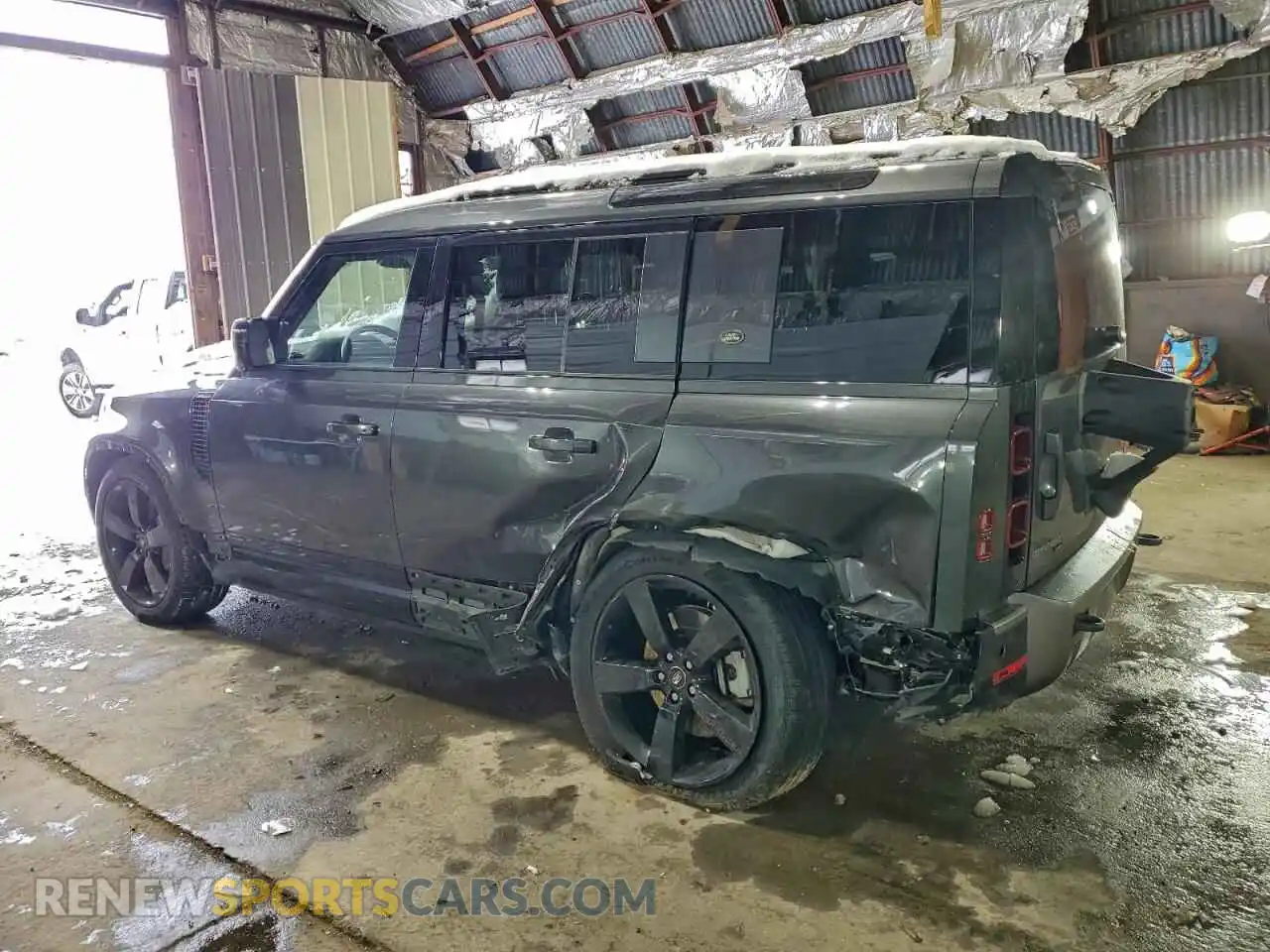 2 Photograph of a damaged car SALE27RU3M2061540 LAND ROVER DEFENDER 2021