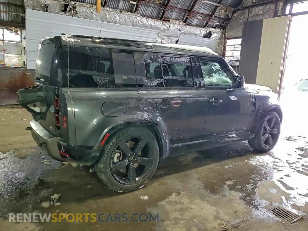 3 Photograph of a damaged car SALE27RU3M2061540 LAND ROVER DEFENDER 2021