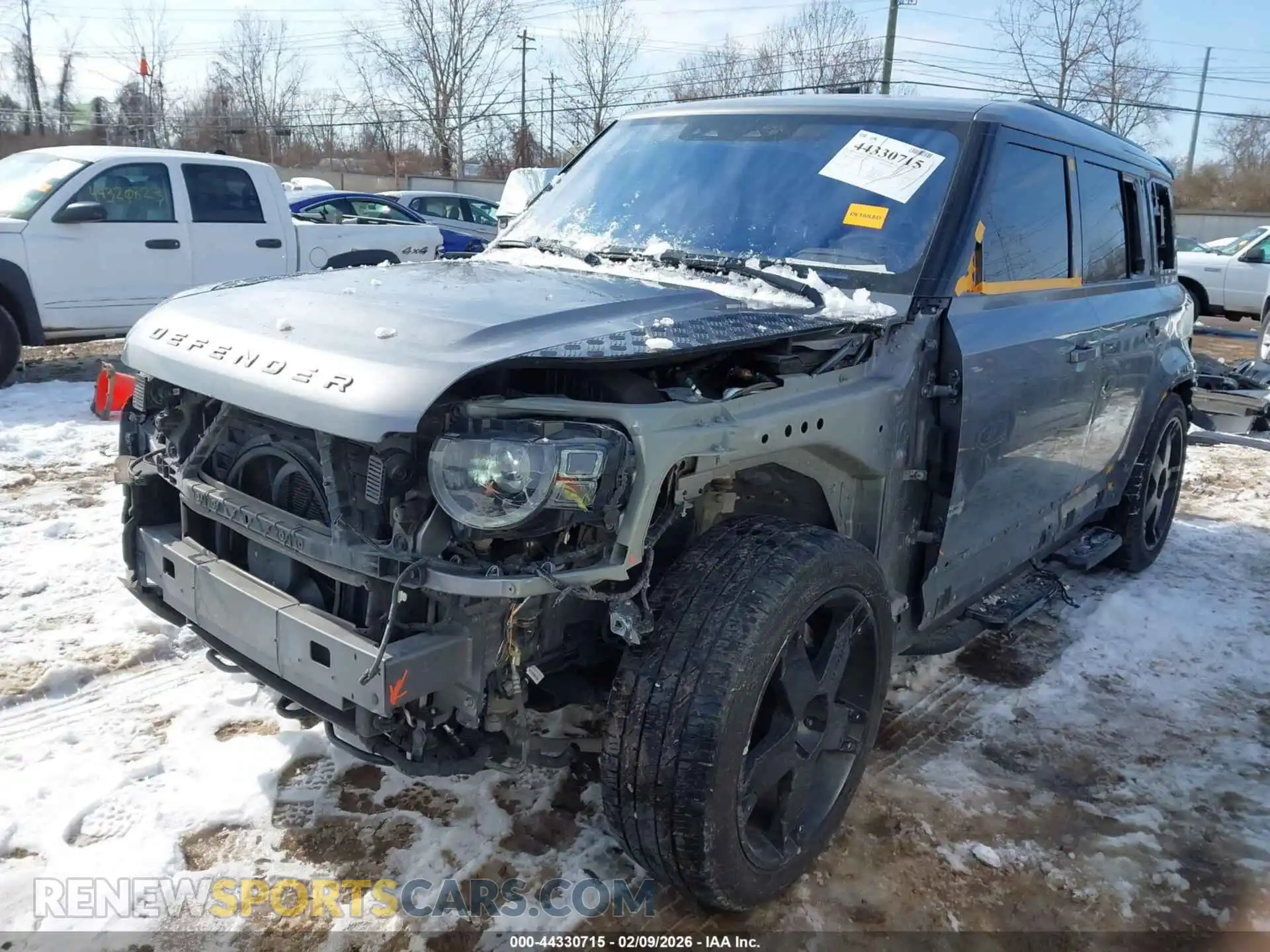 2 Фотография поврежденного автомобиля SALE2ERU7M2037696 LAND ROVER DEFENDER 2021