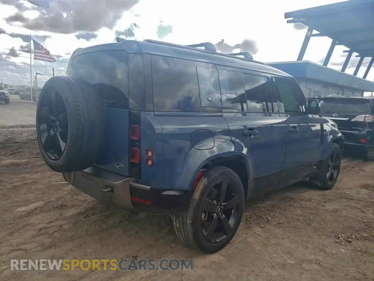 3 fotografías del automóvil dañado SALE2ERUXM2035408 LAND ROVER DEFENDER 2021