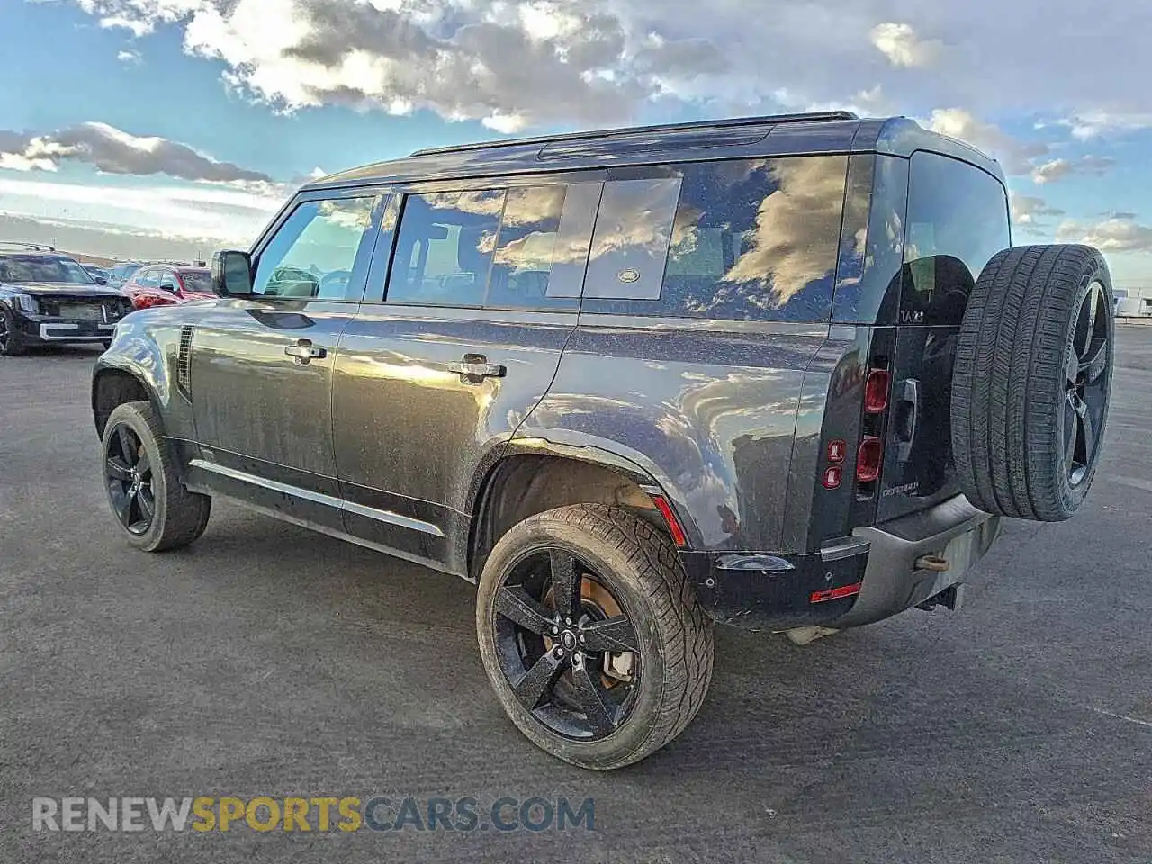 2 Photograph of a damaged car SALE37RU0M2040710 LAND ROVER DEFENDER 2021