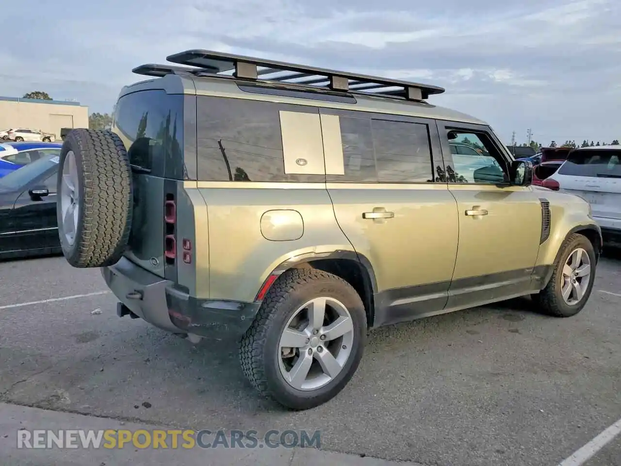 3 Фотография поврежденного автомобиля SALE37RU6M2037603 LAND ROVER DEFENDER 2021