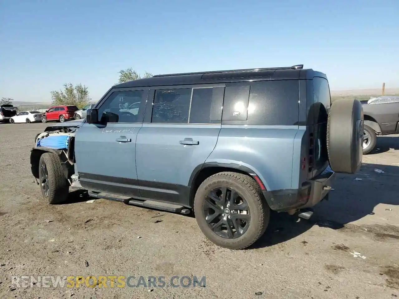 2 Фотография поврежденного автомобиля SALE37RU8M2041944 LAND ROVER DEFENDER 2021