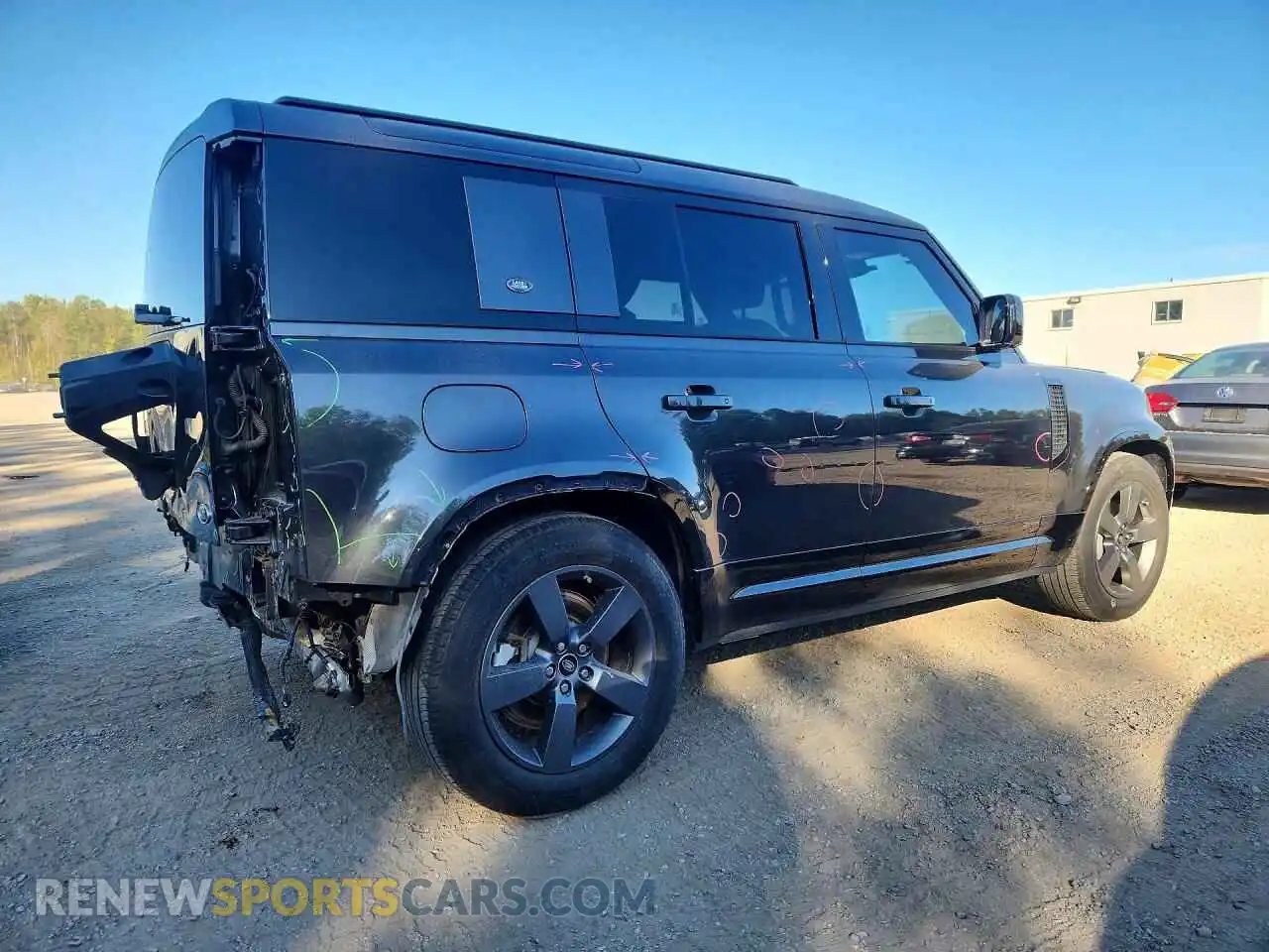 3 Фотография поврежденного автомобиля SALE3ERU3M2044075 LAND ROVER DEFENDER 2021