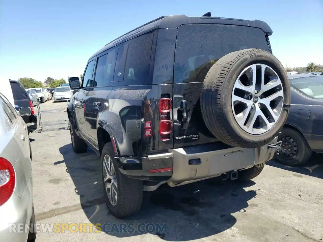 3 Photograph of a damaged car SALE3ERU5M2042361 LAND ROVER DEFENDER 2021