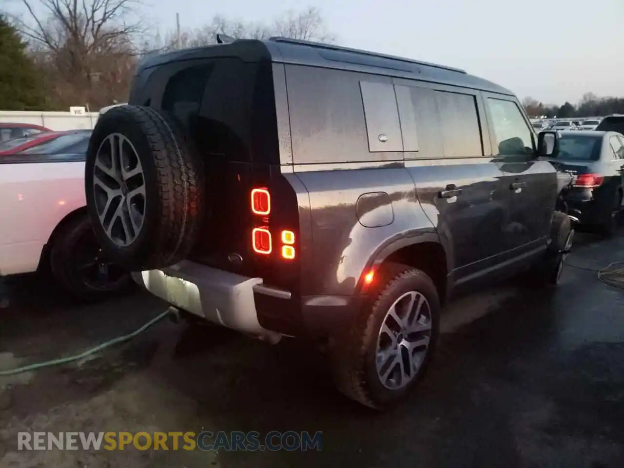3 Photograph of a damaged car SALEJ7RX3M2045979 LAND ROVER DEFENDER 2021