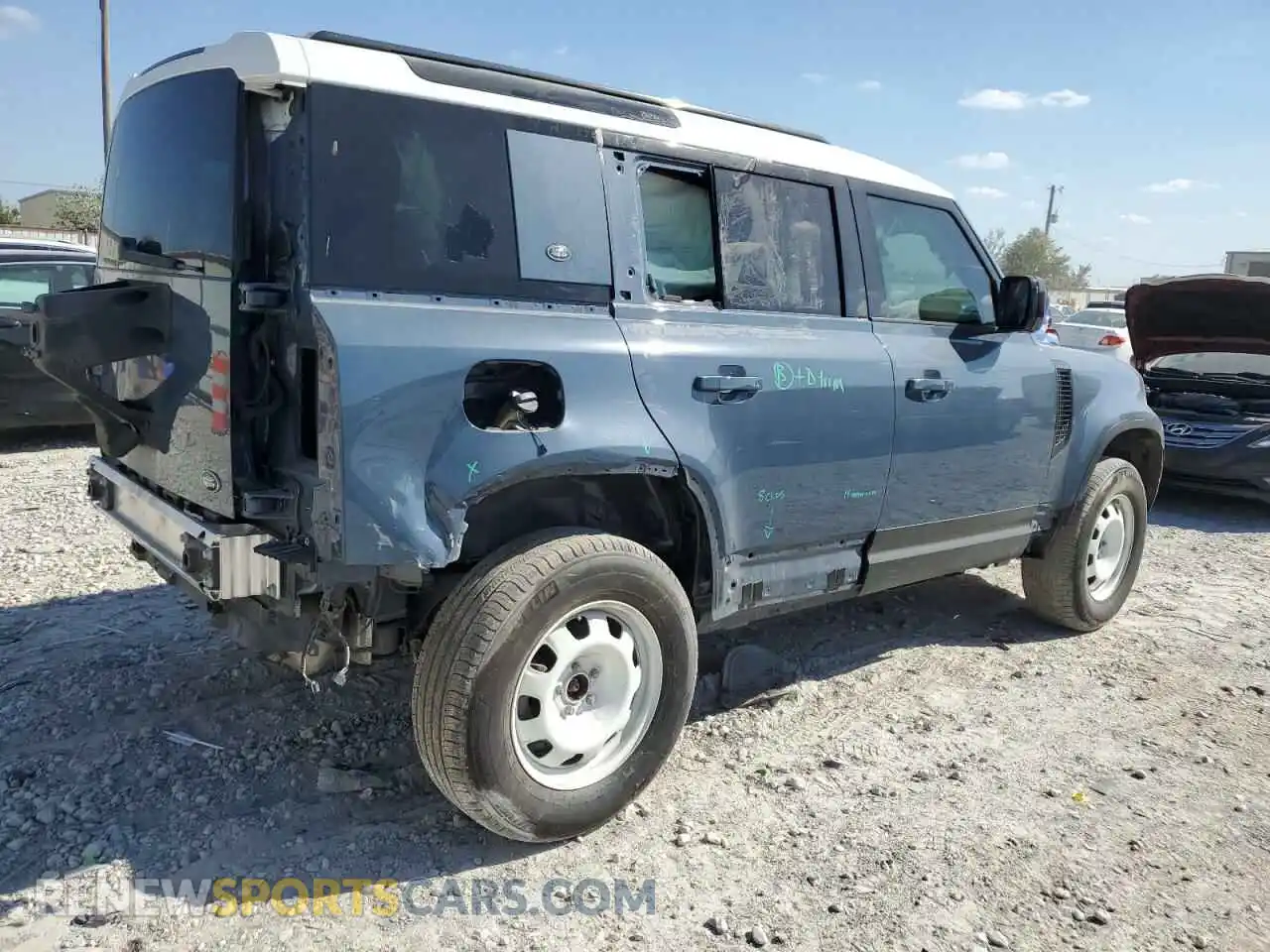 3 Photograph of a damaged car SALEJ7RX4M2047532 LAND ROVER DEFENDER 2021