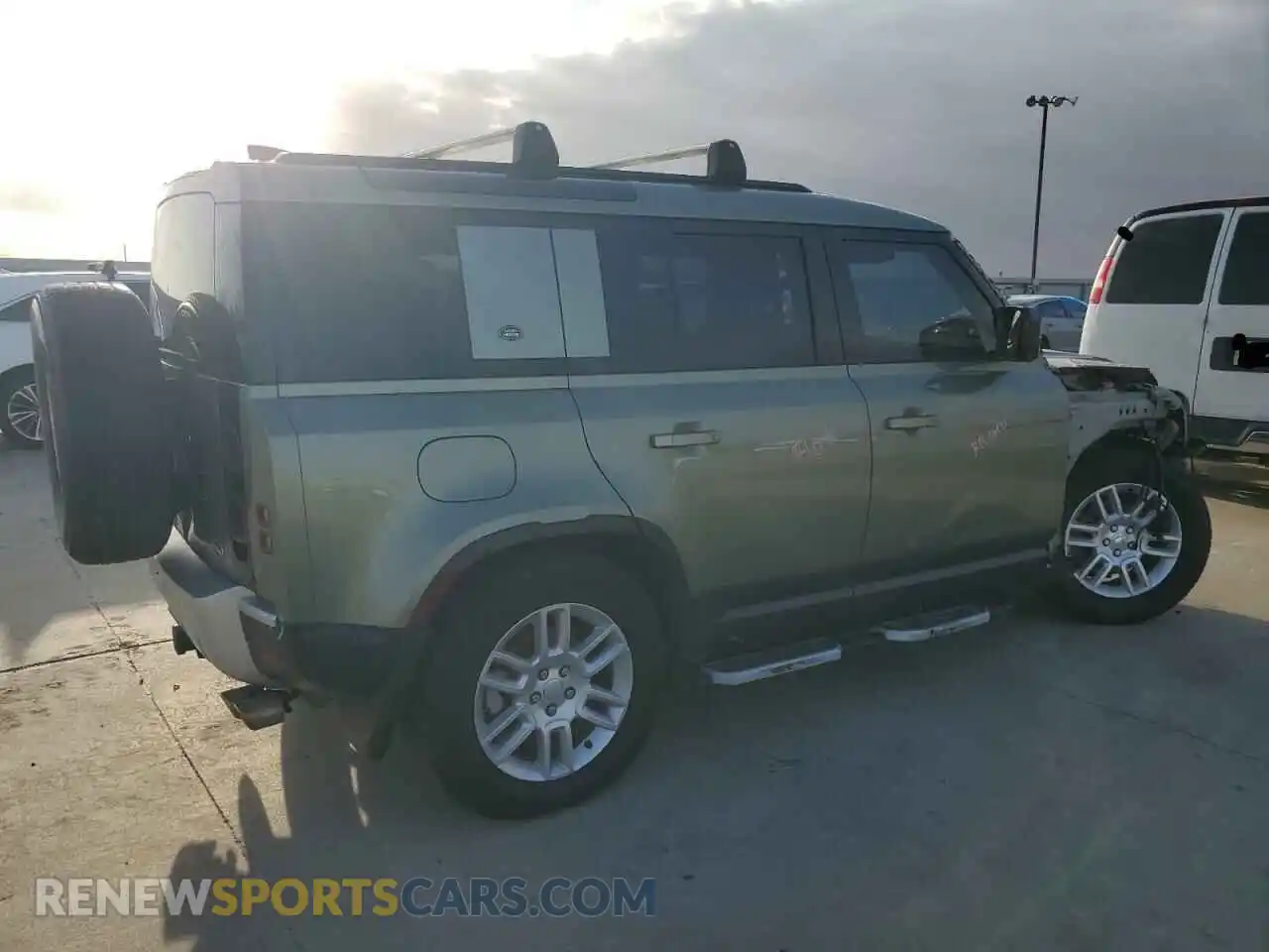 3 Photograph of a damaged car SALEK7RX6M2060683 LAND ROVER DEFENDER 2021