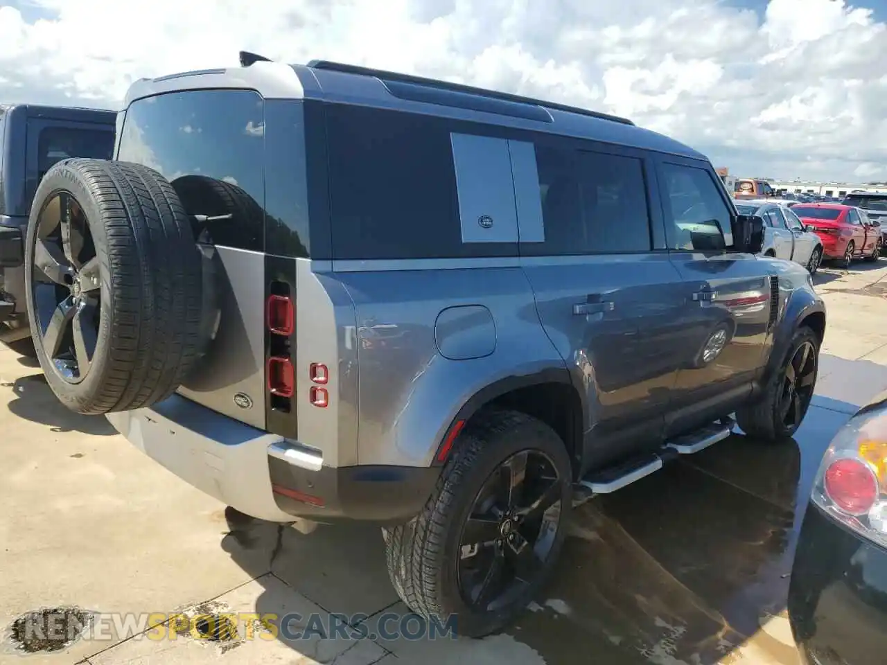 3 Photograph of a damaged car SALEP7RU0M2049735 LAND ROVER DEFENDER 2021