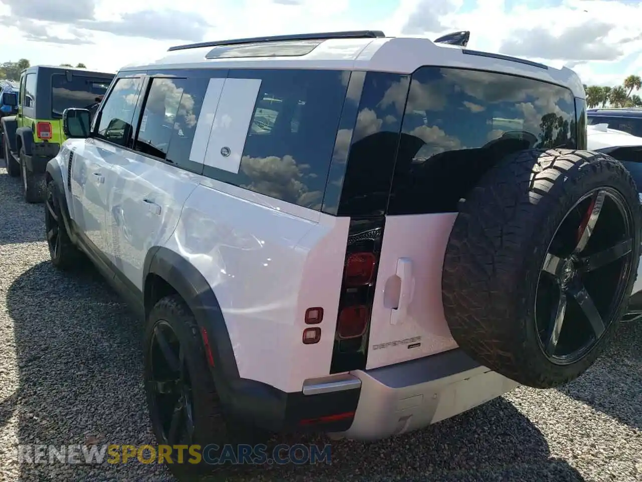 3 Photograph of a damaged car SALEP7RU6M2049433 LAND ROVER DEFENDER 2021