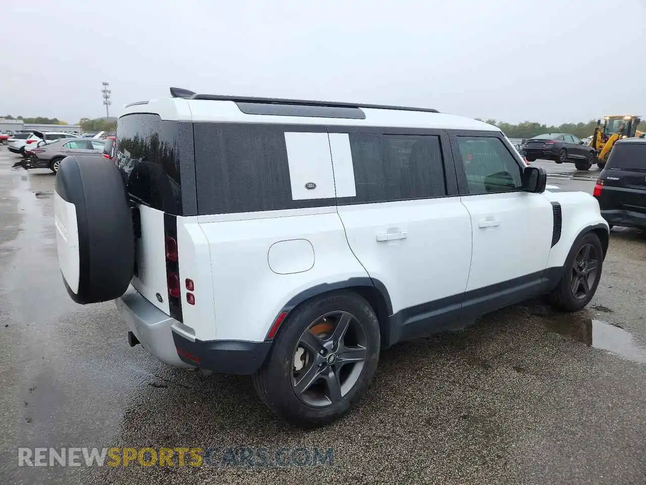 3 Photograph of a damaged car SALEPERU2M2042550 LAND ROVER DEFENDER 2021