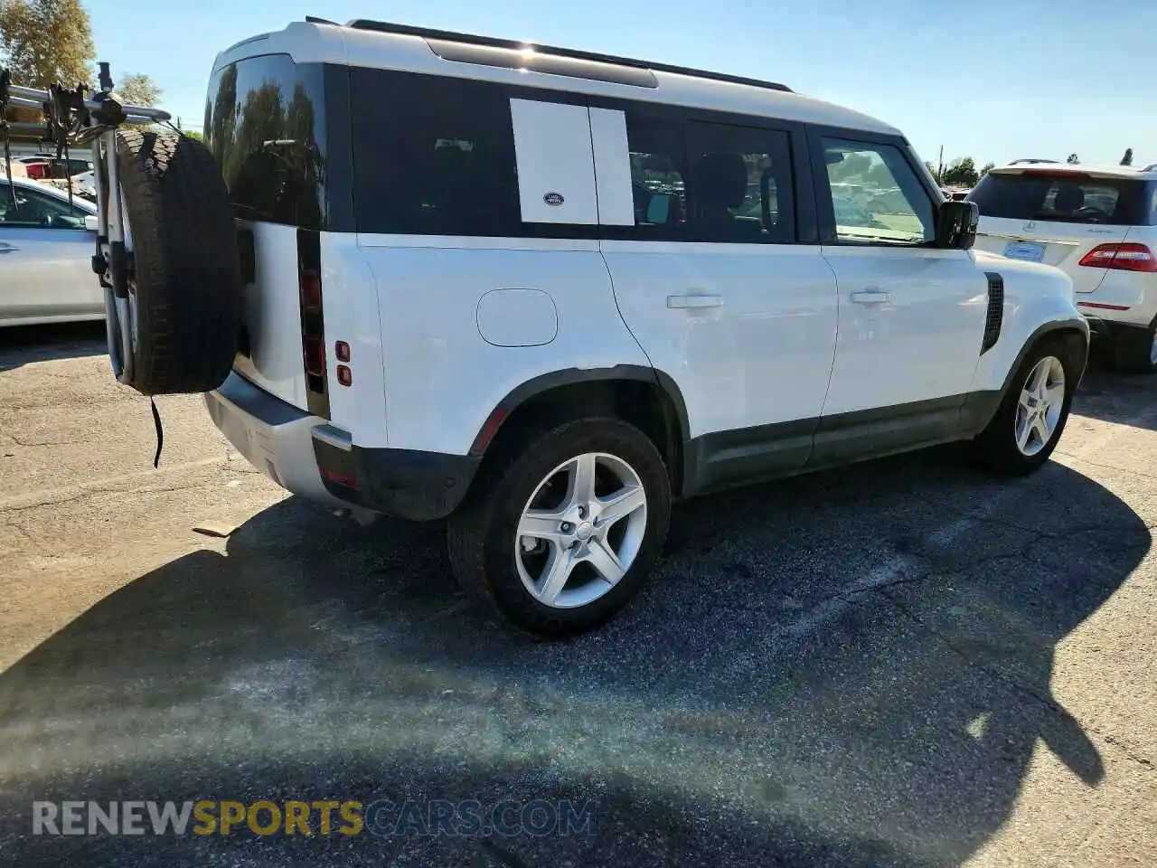 3 fotografías del automóvil dañado SALEPERU9M2037362 LAND ROVER DEFENDER 2021