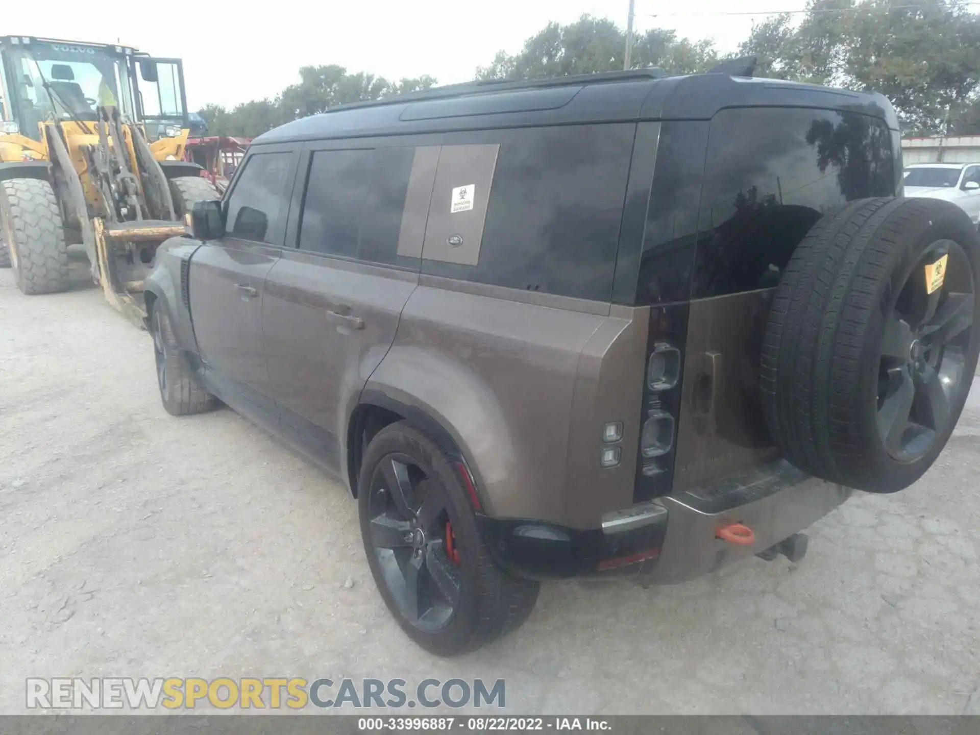 3 Photograph of a damaged car SALEXERU0M2046466 LAND ROVER DEFENDER 2021
