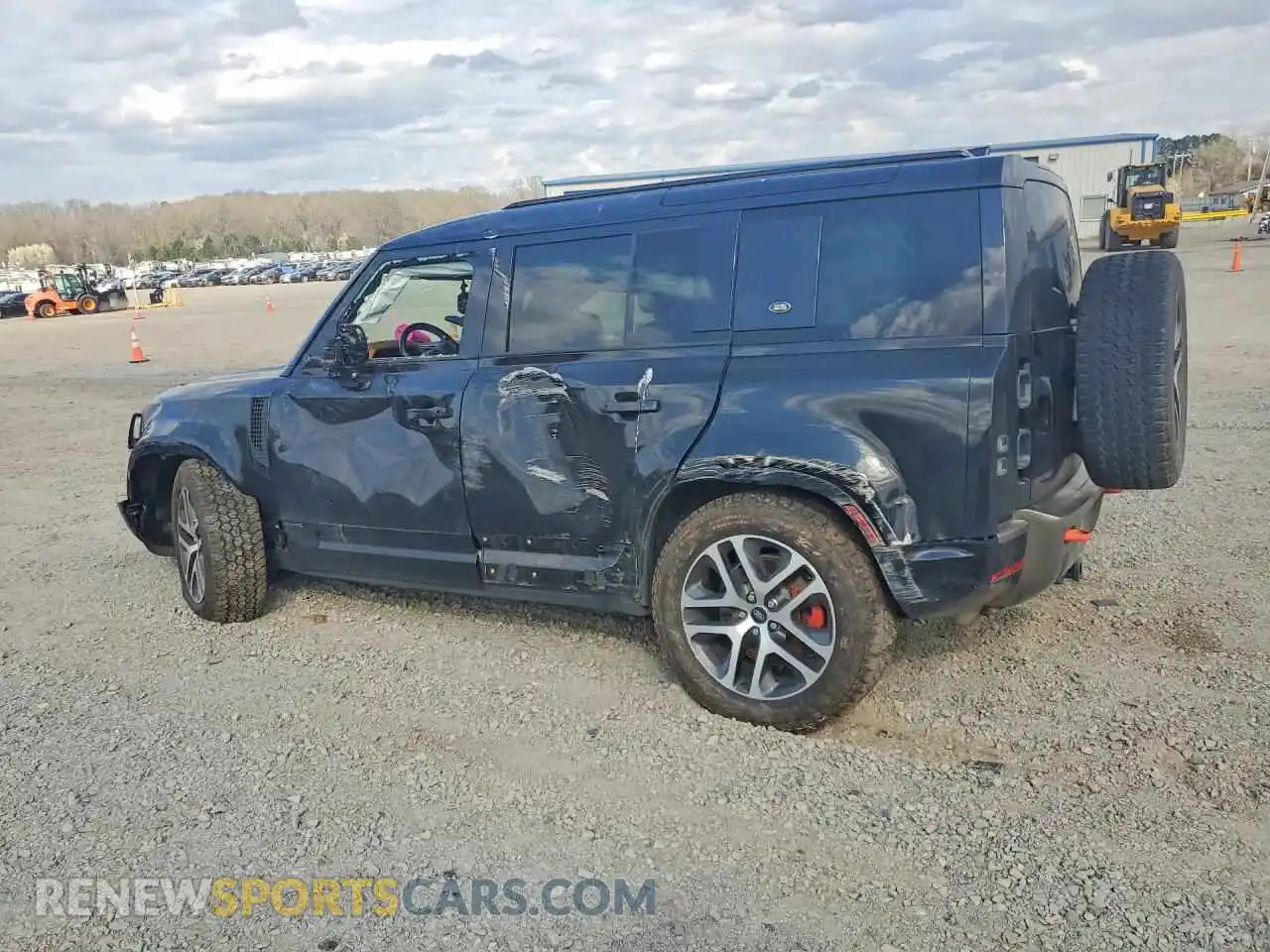 2 Фотография поврежденного автомобиля SALEXERU3M2062077 LAND ROVER DEFENDER 2021