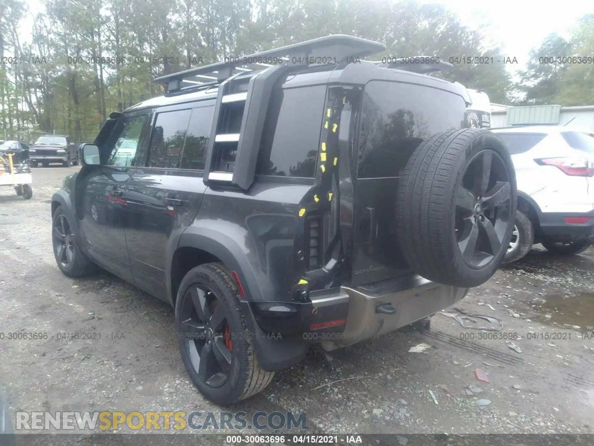 3 Photograph of a damaged car SALEXERU7M2038588 LAND ROVER DEFENDER 2021